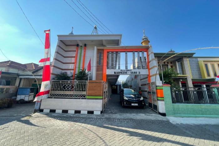 Spot On 93035 Karman's Sari Homestay Syariah,Indonesia>>Surabaya,2 star