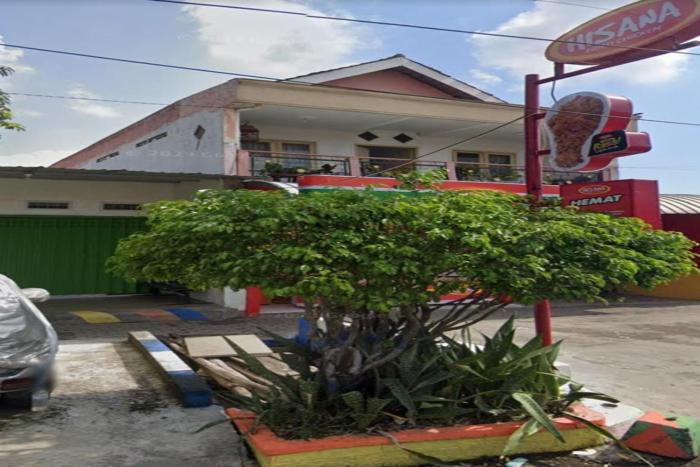 spot on 93042 lina homestay syariah