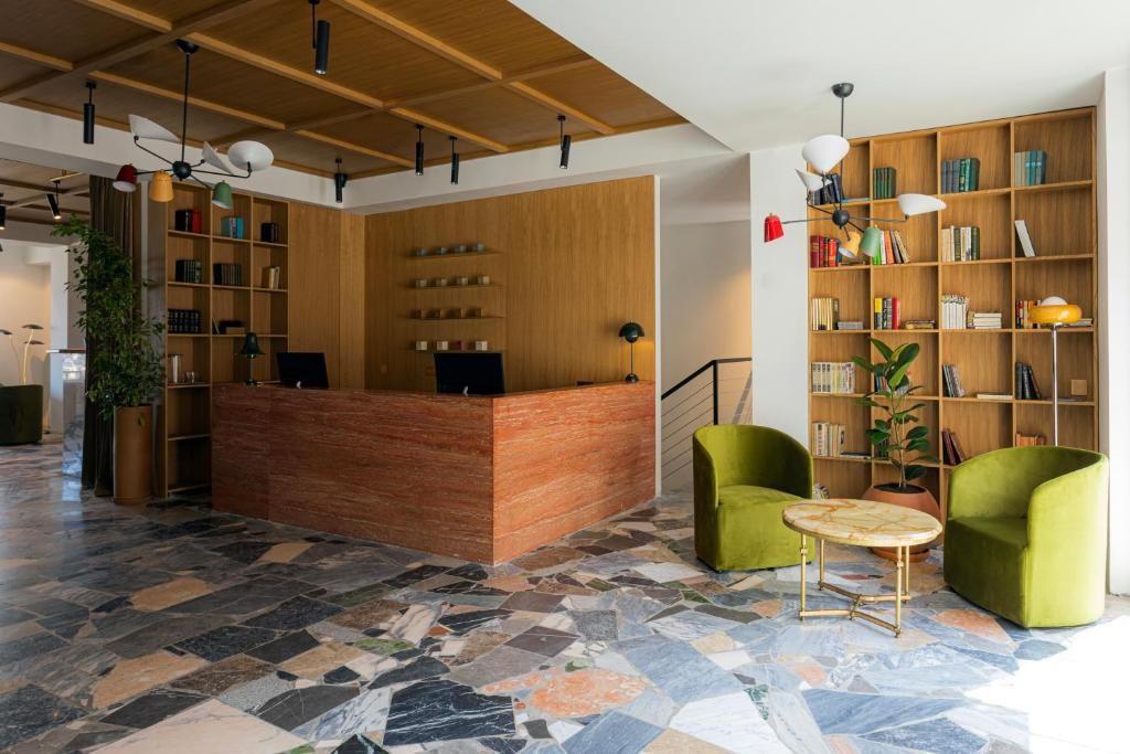 castor and pollux hotel