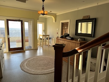 The Vurpillat,United States Of America>>Hermosa Beach,2 star