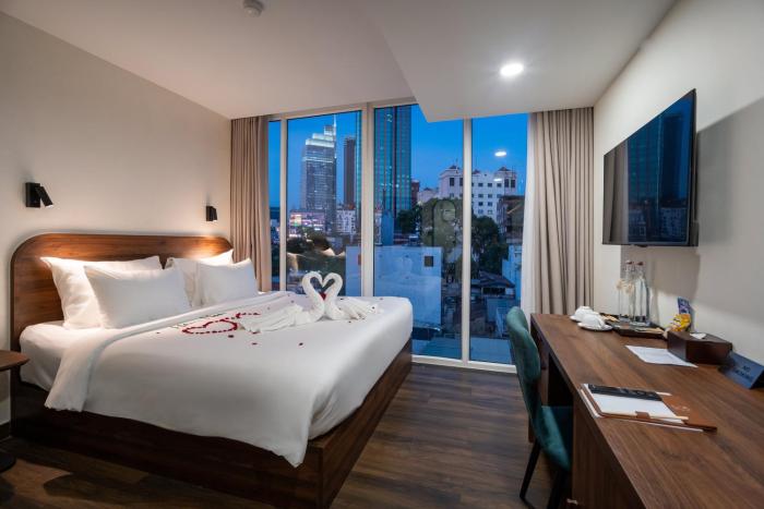hato saigon hotel and rooftop
