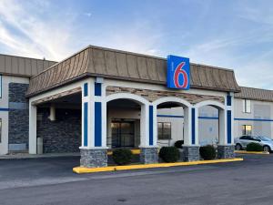 studio 6 suites springfield oh