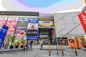 Via Himalaya Inn,Memnagar,3 star