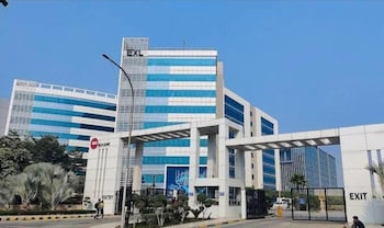 Hotel Grand Omasha,India>>Noida,3 star