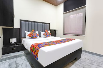 Via Gulshan Grand,Colaba,3 star