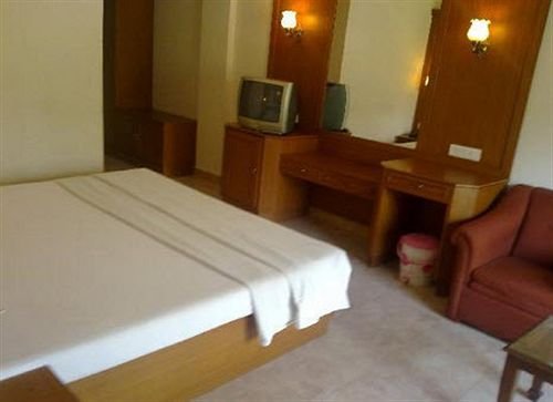 Edassery Mansion,Ernakulam>>Chempu,3 star