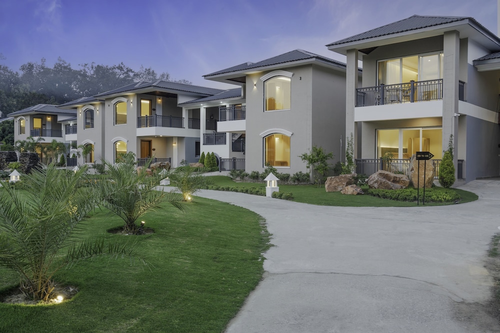 excel hotels and resorts corbett