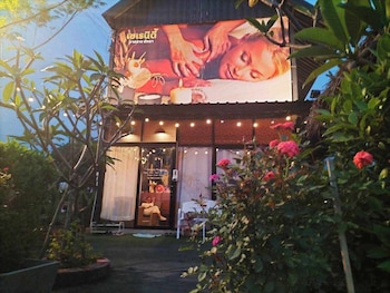 Viphuanan Resort,,2 star