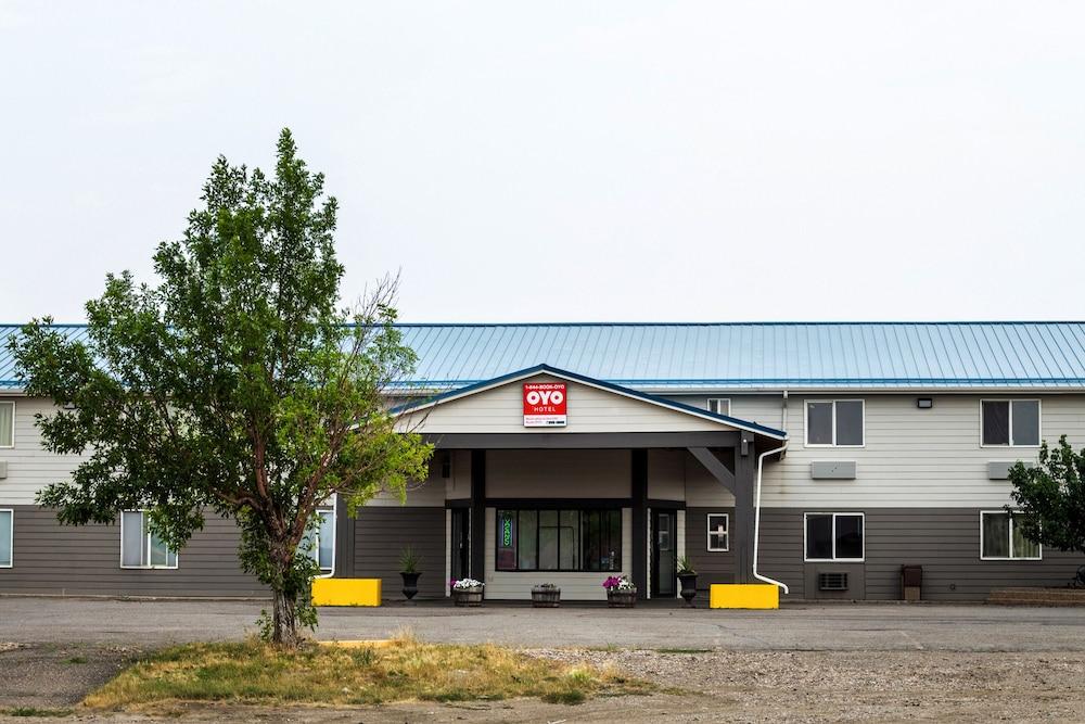 oyo hotel shelby mt hwy 2 and i 15