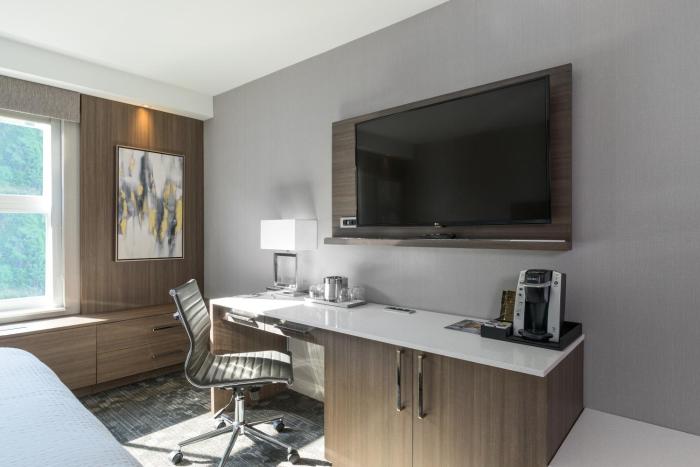 Courtyard By Marriott Edgewater Nyc Area,,4 star