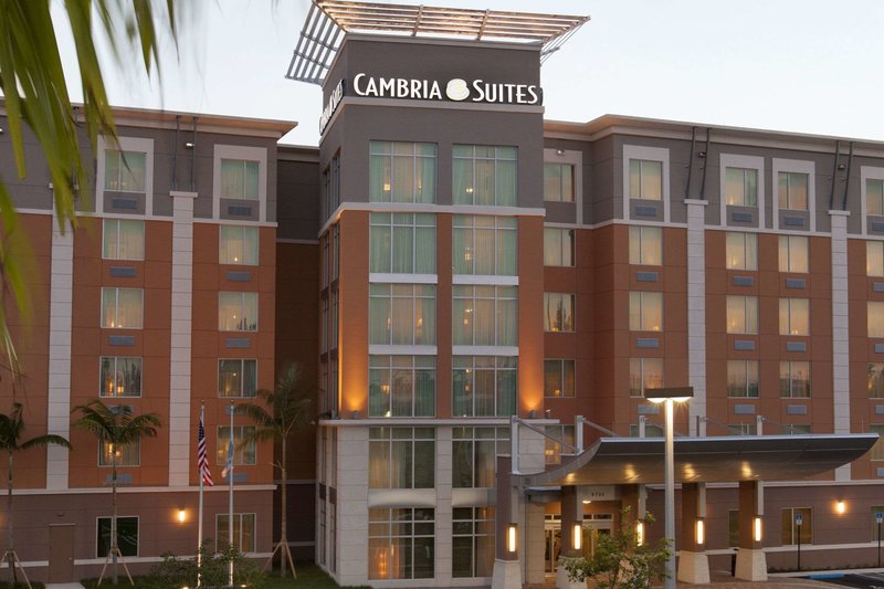holiday inn express miami airport blue lagoon area by ihg