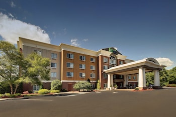 Holiday Inn Express Hotel & Suites Middleboro Raynham By Ihg,Near Poquoy Brook Golf Club,3 star
