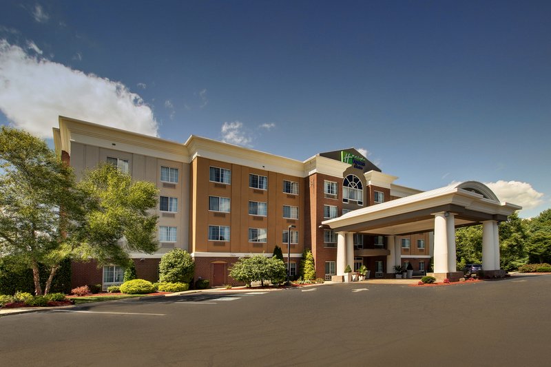Holiday Inn Express Hotel & Suites Middleboro Raynham By Ihg,Near Poquoy Brook Golf Club,3 star