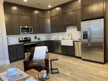 New Hotel Collection Smoky Mountains,,2 star