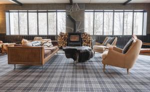 Hunter Lodge, A Bluebird By Lark,Hunter>>Greene County,2.5 star