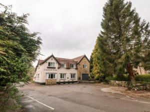 poachers arms