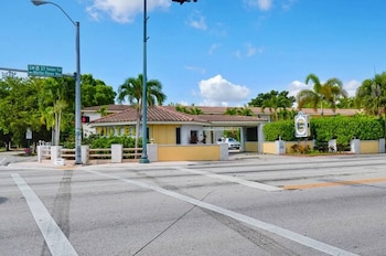Gables Cove,,2 star
