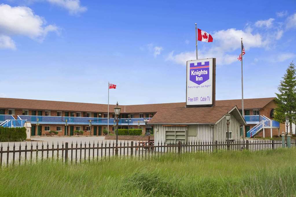 Knights Inn Lindsay,Kawartha Lakes>>Ennismore,2 star