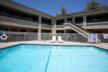 Premier Inns Thousand Oaks,Newbury Park>>Los Angeles,2.5 star