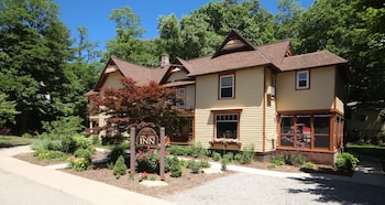 Twin Oaks Inn,Holland>>Allegan,4 star