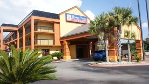 Hometown Inn & Suites