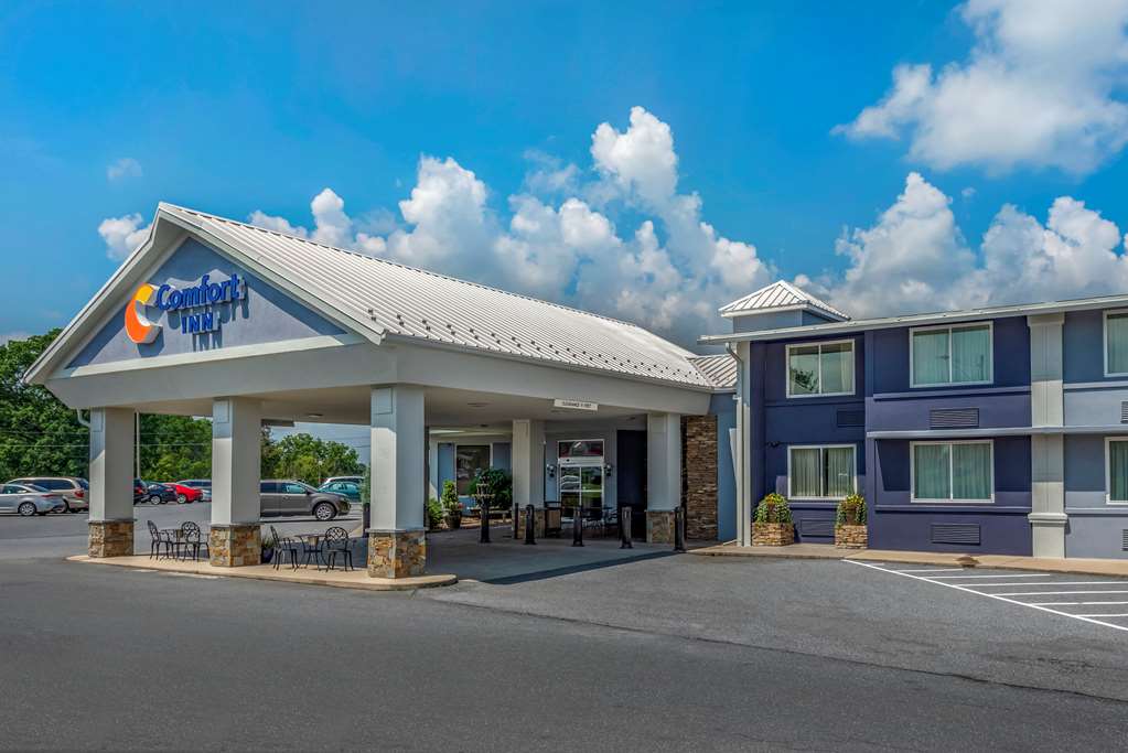 Comfort Inn Lancaster County North,East Cocalico Township>>Denver,2.5 star