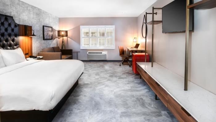 Hollywood Inn Suites Hotel,Gardena>>El Camino Village,3 star