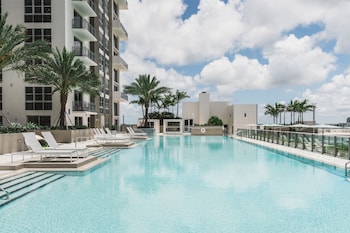 Chic Apartments In The Heart Of Dadeland,,0 star
