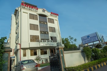 The Majestic Manor,Wardha Rd,3 star