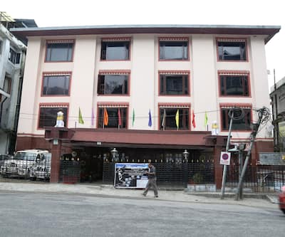 Hotel Mayur,Paljor Stadium Road,3 star