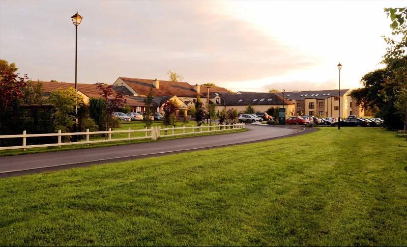 Mill Park Hotel,Diamond Obelisk>>County Donegal,4 star
