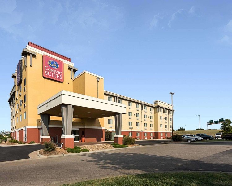 comfort suites airport