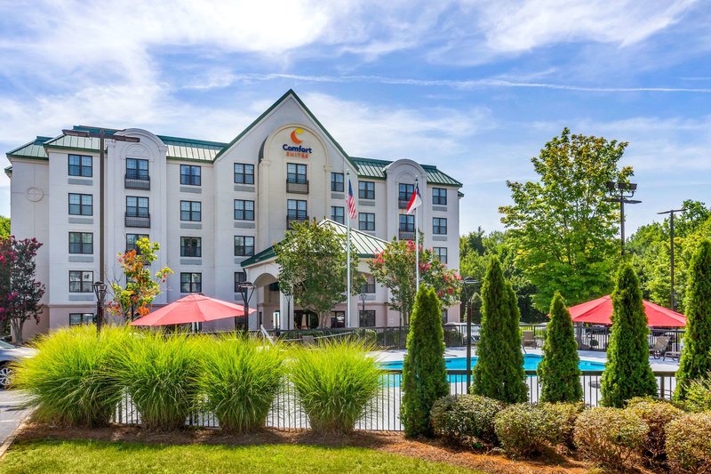 Comfort Suites Hanes Mall,Williamsburg Square>>Charlotte,2.5 star