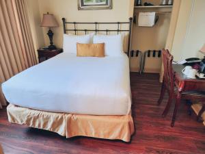 room-image