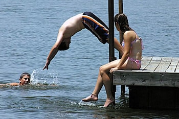 Edgewater Resort,,2 star