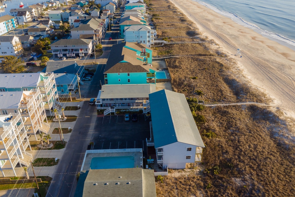 The Beach House,,2 star