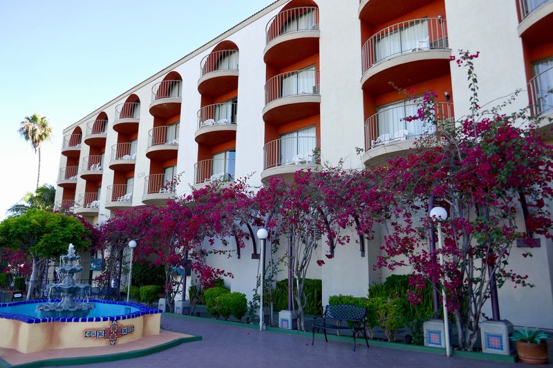 golden sails hotel