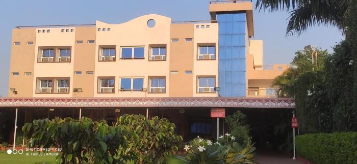 Hotel Ruchi Shree Garden,,3 star