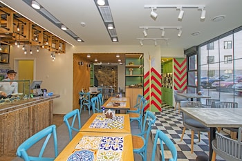 Cartez Hotel,,3 star