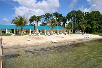 Lake Grassy Inn & Suites,Highlands>>Florida,2.5 star