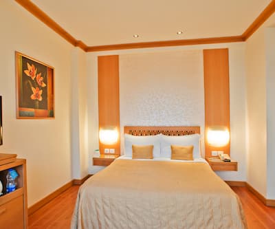 Hotel Wellesley,Rafi Ahmed Kidwai Road,1 star