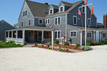 Beach Breeze Inn,,3 star