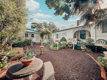 Genesta House,Melbourne>>Cowes,3.5 star
