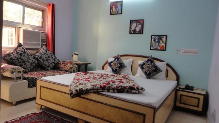 Hotel Swarajya Palace,Belanganj>>Agra,1 star