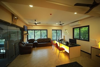 Majestic Hotel & Service Apartments,,3 star