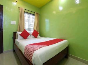 Sri Mahalakshmi Lodge,,2 star