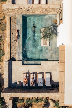 hide out villas