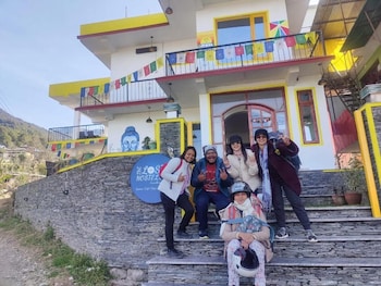 The Lost Hostels-Bir - Landing Site,,1 star