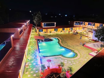 Arya Resort & Spa,,3 star