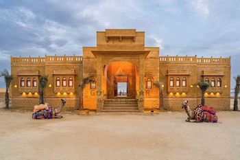 golden star desert camp